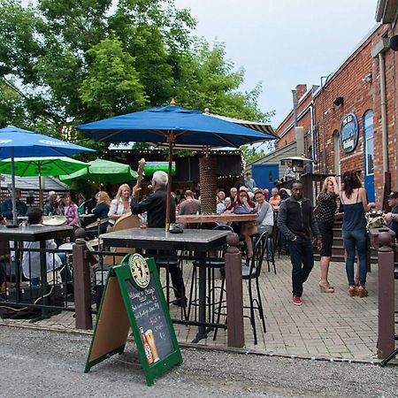 The Harbourfront Inn Sainte-Catherine Buitenkant foto